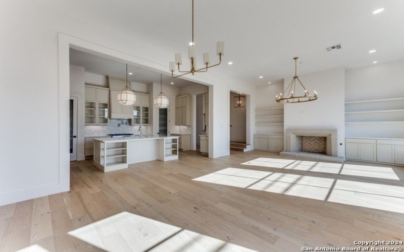 103 E WILDWOOD #B, San Antonio, TX 78212-1727, 3 Habitaciones Habitaciones , ,3 BañosBaños,Residential,En Venta,103 E WILDWOOD,0,1918743