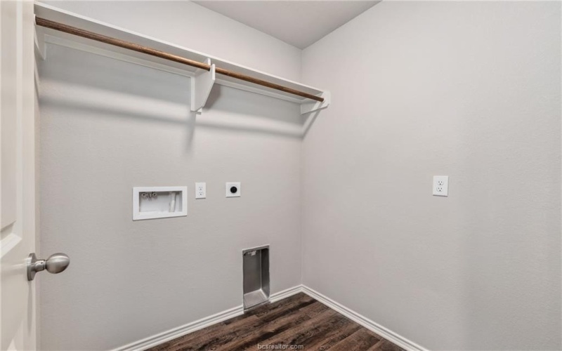 125 Cotton Cove, Snook, TX 77878, 3 Bedrooms Bedrooms, ,2 BathroomsBathrooms,Residential,For Sale,125 Cotton Cove,0,25010597