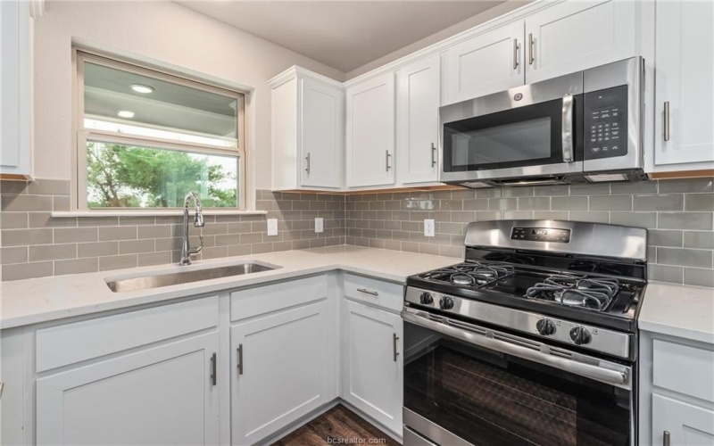 125 Cotton Cove, Snook, TX 77878, 3 Bedrooms Bedrooms, ,2 BathroomsBathrooms,Residential,For Sale,125 Cotton Cove,0,25010597