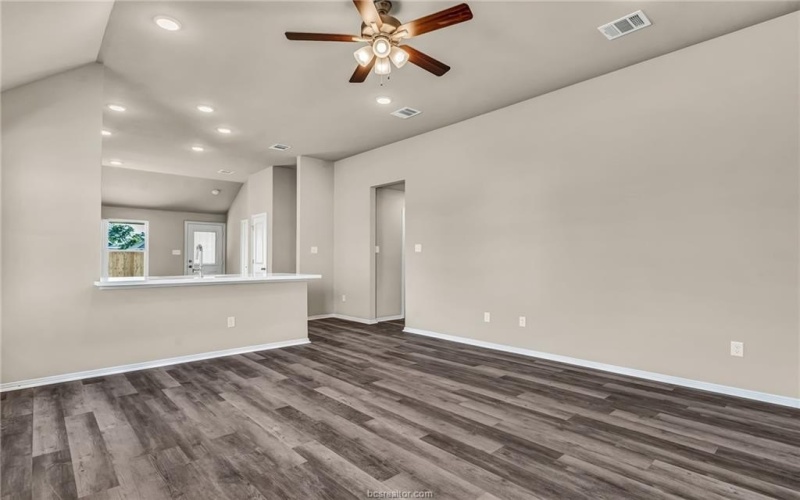 137 Cotton Cove, Snook, TX 77878, 3 Bedrooms Bedrooms, ,2 BathroomsBathrooms,Residential,For Sale,137 Cotton Cove,0,25010606