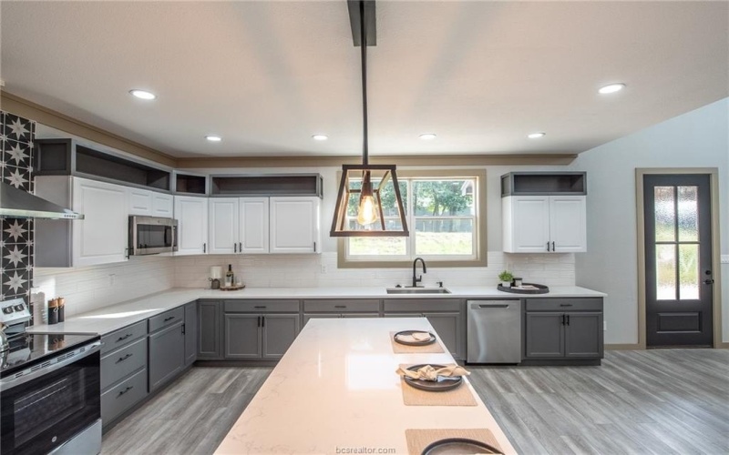 103 Whispering Oaks Drive, Somerville, TX 77879, 3 Bedrooms Bedrooms, ,2 BathroomsBathrooms,Residential,For Sale,103 Whispering Oaks Drive,0,25011271