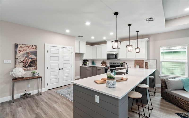 217 Las Palmas Drive, Corpus Christi, TX 78418, 3 Bedrooms Bedrooms, ,2 BathroomsBathrooms,Residential,For Sale,217 Las Palmas Drive,0,466998