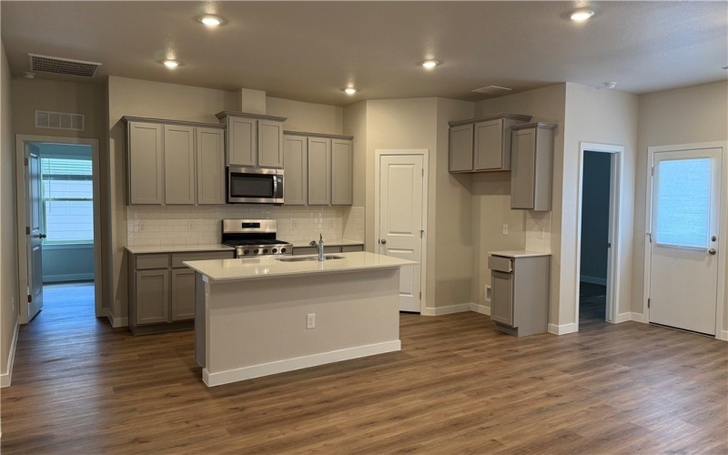 1313 Remys Street, Corpus Christi, TX 78415, 3 Habitaciones Habitaciones , ,2 BañosBaños,Residential,En Venta,1313 Remys Street,0,467028