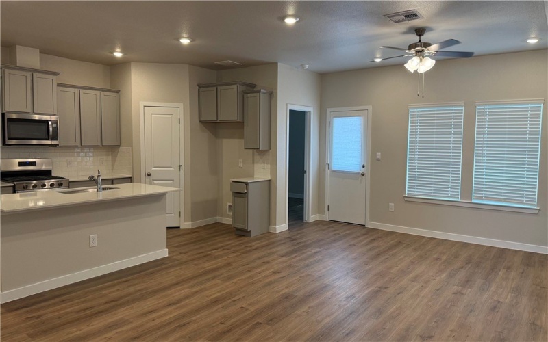 1313 Remys Street, Corpus Christi, TX 78415, 3 Habitaciones Habitaciones , ,2 BañosBaños,Residential,En Venta,1313 Remys Street,0,467028