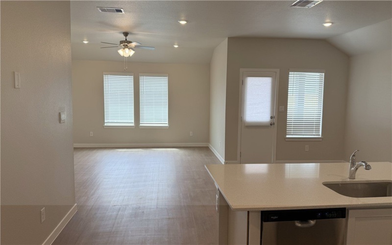 1309 Remys Street, Corpus Christi, TX 78415, 4 Habitaciones Habitaciones , ,2 BañosBaños,Residential,En Venta,1309 Remys Street,0,467051