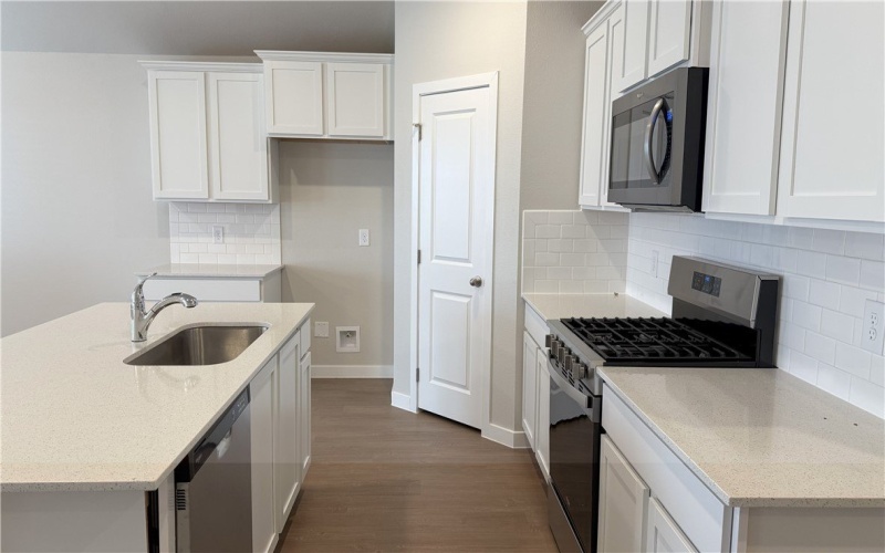 1309 Remys Street, Corpus Christi, TX 78415, 4 Habitaciones Habitaciones , ,2 BañosBaños,Residential,En Venta,1309 Remys Street,0,467051