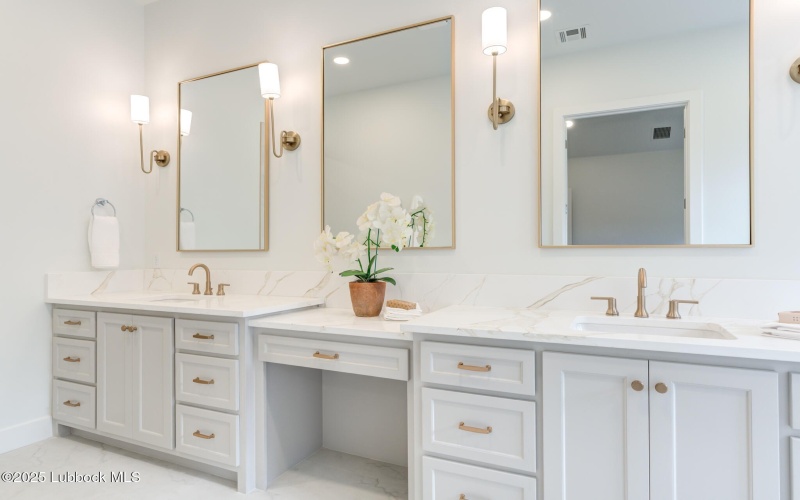 4617 138th Place, Lubbock, TX 79424, 4 Bedrooms Bedrooms, ,3 BathroomsBathrooms,Residential,For Sale,4617 138th Place,0,202562400