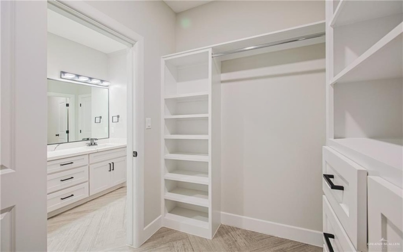 8039 N 50th Street, McAllen, TX 78504, 3 Bedrooms Bedrooms, ,2 BathroomsBathrooms,Residential,For Sale,8039 N 50th Street,463950