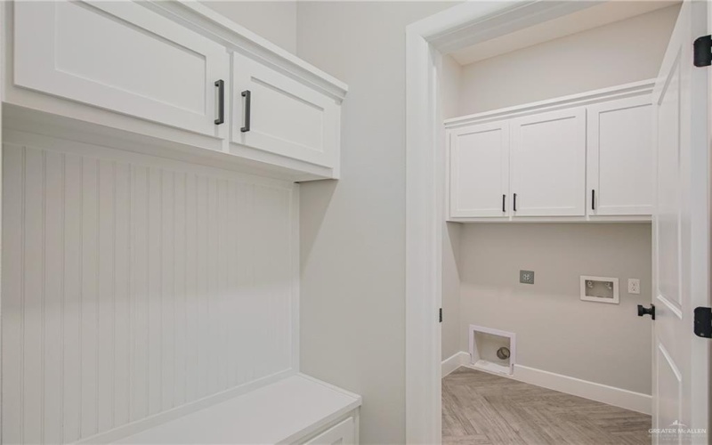 8039 N 50th Street, McAllen, TX 78504, 3 Bedrooms Bedrooms, ,2 BathroomsBathrooms,Residential,For Sale,8039 N 50th Street,463950