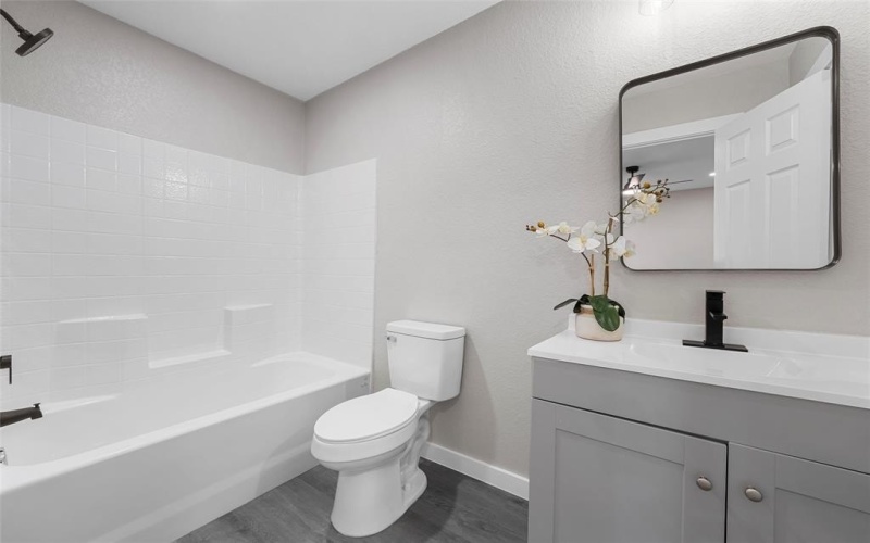 405 Hogan Lane, Bellmead, TX 76705, 6 Habitaciones Habitaciones , ,5 BañosBaños,Residential Multi Family,En Venta,405 Hogan Lane,0,21098022