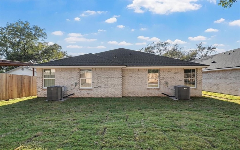 405 Hogan Lane, Bellmead, TX 76705, 6 Habitaciones Habitaciones , ,5 BañosBaños,Residential Multi Family,En Venta,405 Hogan Lane,0,21098022