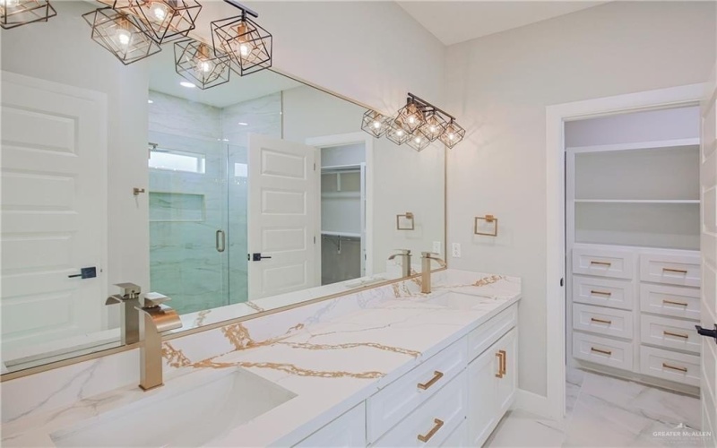 8034 N 51st Street, McAllen, TX 78504, 3 Bedrooms Bedrooms, ,2 BathroomsBathrooms,Residential,For Sale,8034 N 51st Street,463952