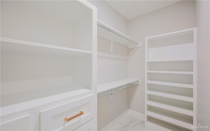 8034 N 51st Street, McAllen, TX 78504, 3 Bedrooms Bedrooms, ,2 BathroomsBathrooms,Residential,For Sale,8034 N 51st Street,463952