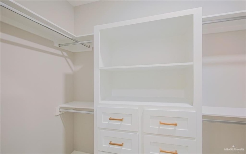 8034 N 51st Street, McAllen, TX 78504, 3 Bedrooms Bedrooms, ,2 BathroomsBathrooms,Residential,For Sale,8034 N 51st Street,463952