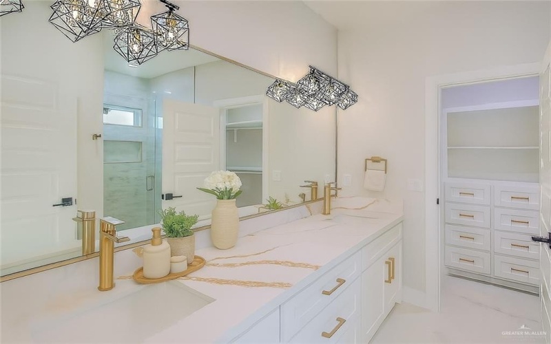 8034 N 51st Street, McAllen, TX 78504, 3 Bedrooms Bedrooms, ,2 BathroomsBathrooms,Residential,For Sale,8034 N 51st Street,463952