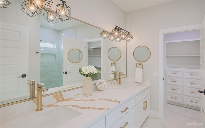 8034 N 51st Street, McAllen, TX 78504, 3 Bedrooms Bedrooms, ,2 BathroomsBathrooms,Residential,For Sale,8034 N 51st Street,463952