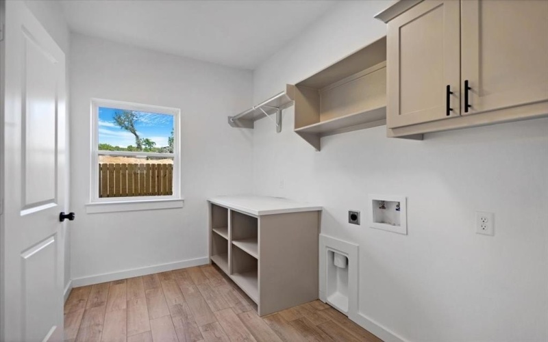 16426 Crossing Circle, Lindale, TX 75771, 4 Habitaciones Habitaciones , ,2 BañosBaños,Residential,En Venta,16426 Crossing Circle,0,21098041