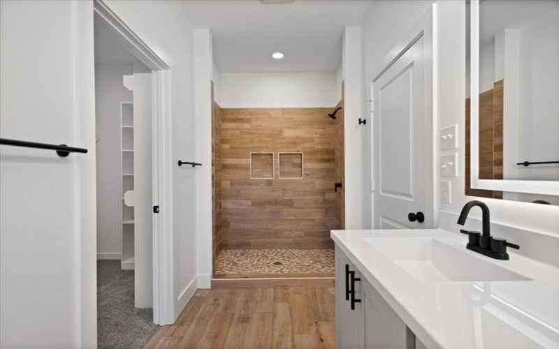 16426 Crossing Circle, Lindale, TX 75771, 4 Habitaciones Habitaciones , ,2 BañosBaños,Residential,En Venta,16426 Crossing Circle,0,21098041