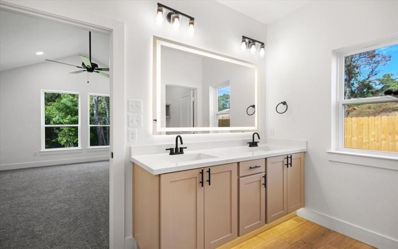 16426 Crossing Circle, Lindale, TX 75771, 4 Habitaciones Habitaciones , ,2 BañosBaños,Residential,En Venta,16426 Crossing Circle,0,21098041