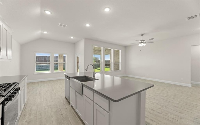 108 Meadow Road, Balch Springs, TX 75181, 3 Bedrooms Bedrooms, ,2 BathroomsBathrooms,Residential,For Sale,108 Meadow Road,0,21098089