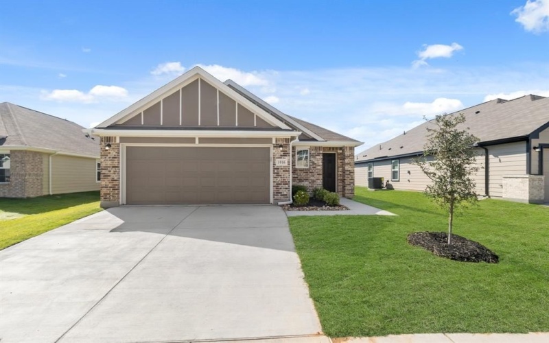 1016 Wind Drift Way, Fort Worth, TX 76131, 3 Bedrooms Bedrooms, ,2 BathroomsBathrooms,Residential,For Sale,1016 Wind Drift Way,0,21098098
