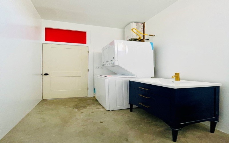 702 E Washington St, Marfa, TX 79843, 3 Habitaciones Habitaciones , ,2 BañosBaños,Residential,En Venta,702 E Washington St,0,159960