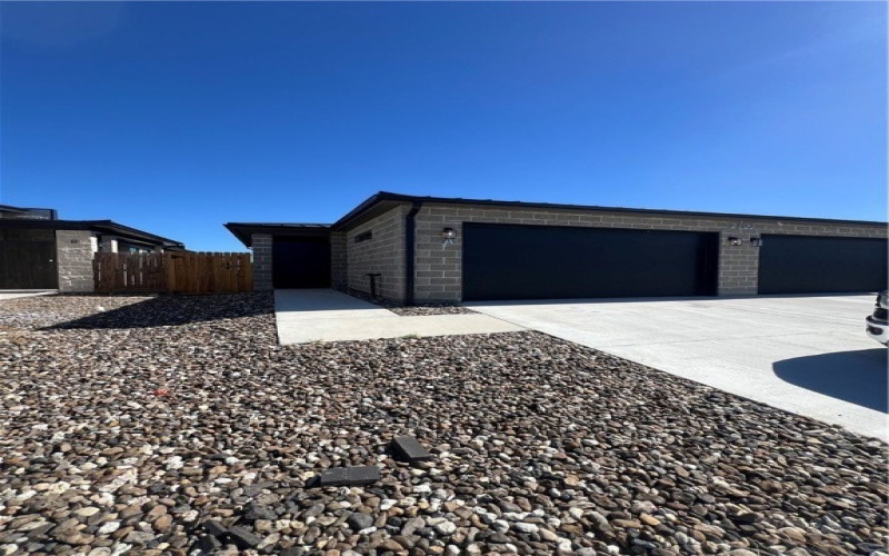 2722 Grace Circle unit: A #A, Corpus Christi, TX 78414, 3 Bedrooms Bedrooms, ,2 BathroomsBathrooms,Residential Multi Family,For Sale,2722 Grace Circle unit: A,0,467072