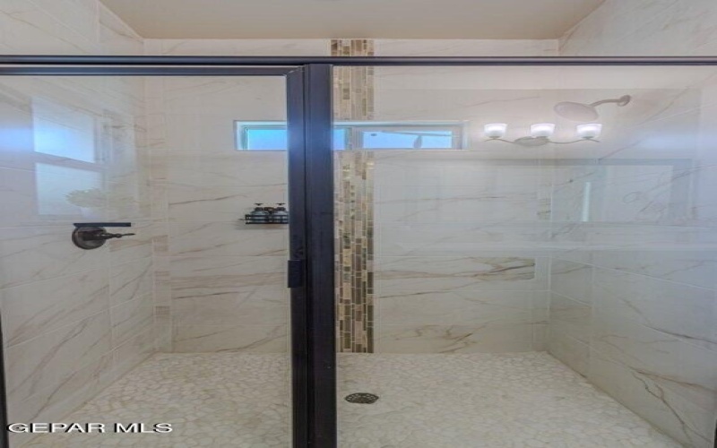 360 HECTOR PORRAS Drive, El Paso, TX 79928, 4 Habitaciones Habitaciones , ,2 BañosBaños,Residential,En Venta,360 HECTOR PORRAS Drive,0,932869