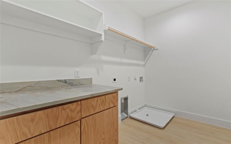 1821 Pollard Street, Dallas, TX 75208, 4 Habitaciones Habitaciones , ,5 BañosBaños,Residential,En Venta,1821 Pollard Street,0,21015699