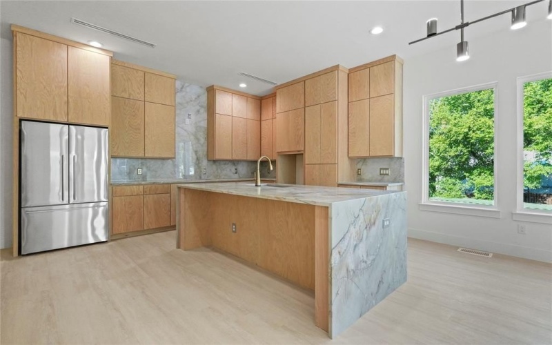 1821 Pollard Street, Dallas, TX 75208, 4 Habitaciones Habitaciones , ,5 BañosBaños,Residential,En Venta,1821 Pollard Street,0,21015699