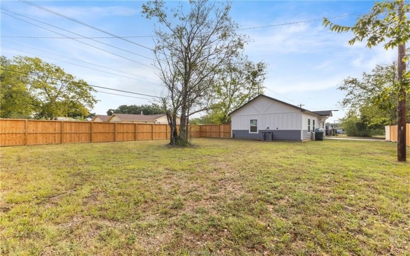 1601 West 17th Street, Bryan, TX 77803, 3 Bedrooms Bedrooms, ,2 BathroomsBathrooms,Residential,For Sale,1601 West 17th Street,0,25011138