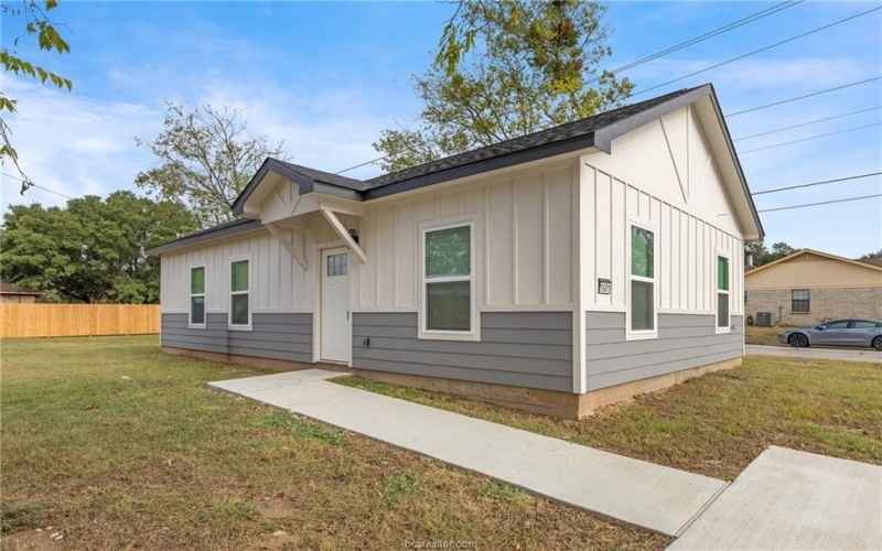 1601 West 17th Street, Bryan, TX 77803, 3 Bedrooms Bedrooms, ,2 BathroomsBathrooms,Residential,For Sale,1601 West 17th Street,0,25011138