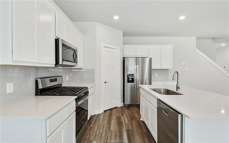 919 Lady Bird, College Station, TX 77845, 3 Bedrooms Bedrooms, ,2 BathroomsBathrooms,Residential,For Sale,919 Lady Bird,0,25011398