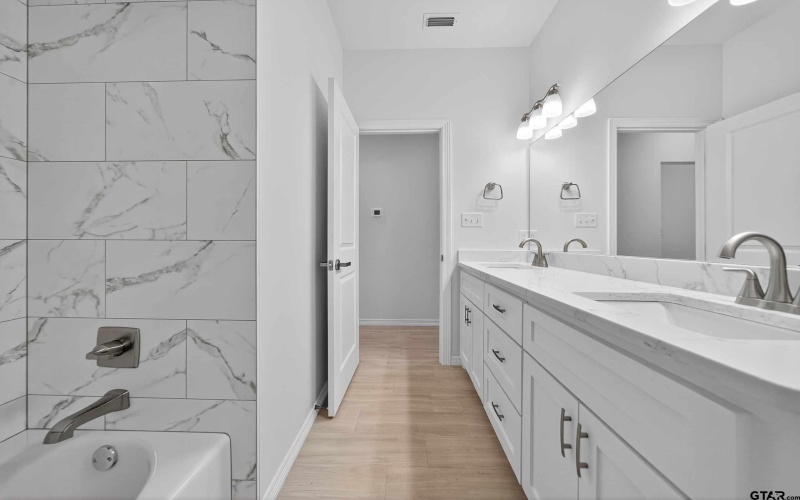 369 CR 4215, Jacksonville, TX 75766, 3 Bedrooms Bedrooms, ,2 BathroomsBathrooms,Residential,For Sale,369 CR 4215,0,25015939