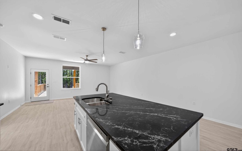 369 CR 4215, Jacksonville, TX 75766, 3 Bedrooms Bedrooms, ,2 BathroomsBathrooms,Residential,For Sale,369 CR 4215,0,25015939