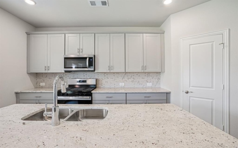 2125 Dunbar Drive, Sherman, TX 75092, 4 Habitaciones Habitaciones , ,2 BañosBaños,Residential,En Venta,2125 Dunbar Drive,0,21095333