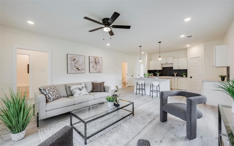 2402 Garden Drive, Dallas, TX 75215, 4 Habitaciones Habitaciones , ,2 BañosBaños,Residential,En Venta,2402 Garden Drive,0,21071883