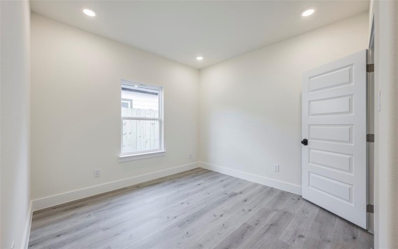 2402 Garden Drive, Dallas, TX 75215, 4 Habitaciones Habitaciones , ,2 BañosBaños,Residential,En Venta,2402 Garden Drive,0,21071883