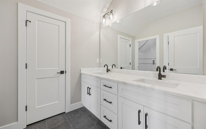 2630 Evinrude Drive, Grapevine, TX 76051, 5 Habitaciones Habitaciones , ,3 BañosBaños,Residential,En Venta,2630 Evinrude Drive,0,21073146