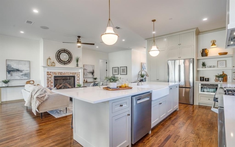 2947 Kosse Court, Grapevine, TX 76051, 4 Bedrooms Bedrooms, ,3 BathroomsBathrooms,Residential,For Sale,2947 Kosse Court,0,21089501