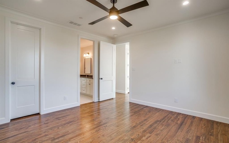 2947 Kosse Court, Grapevine, TX 76051, 4 Bedrooms Bedrooms, ,3 BathroomsBathrooms,Residential,For Sale,2947 Kosse Court,0,21089501