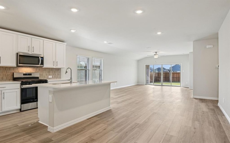 2130 Mustang Way, Seagoville, TX 75159, 3 Bedrooms Bedrooms, ,2 BathroomsBathrooms,Residential,For Sale,2130 Mustang Way,0,21094237