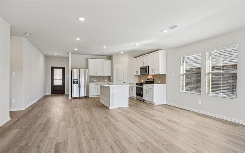 2130 Mustang Way, Seagoville, TX 75159, 3 Bedrooms Bedrooms, ,2 BathroomsBathrooms,Residential,For Sale,2130 Mustang Way,0,21094237