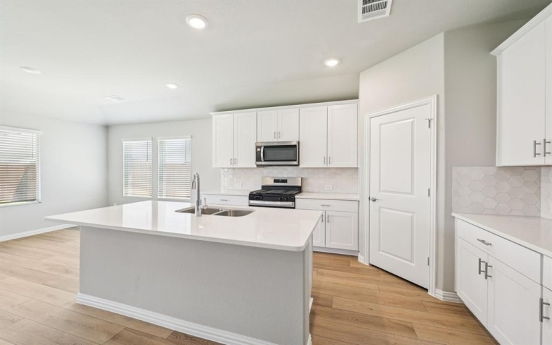 505 Midnight Oak Drive, McKinney, TX 75069, 4 Habitaciones Habitaciones , ,3 BañosBaños,Residential,En Venta,505 Midnight Oak Drive,0,21094239