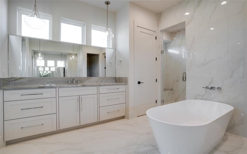 1784 Jilian Drive, Gunter, TX 75058, 4 Bedrooms Bedrooms, ,6 BathroomsBathrooms,Residential,For Sale,1784 Jilian Drive,0,21097372