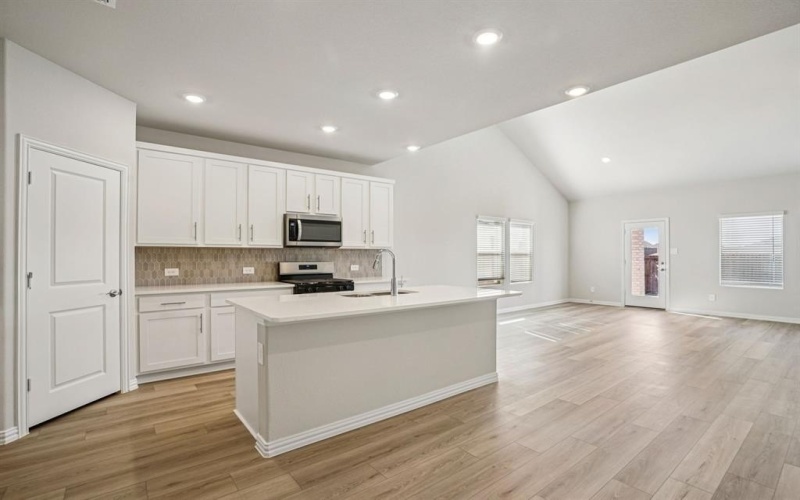 806 Edgehurst Drive, Princeton, TX 75071, 5 Bedrooms Bedrooms, ,3 BathroomsBathrooms,Residential,For Sale,806 Edgehurst Drive,0,21094259