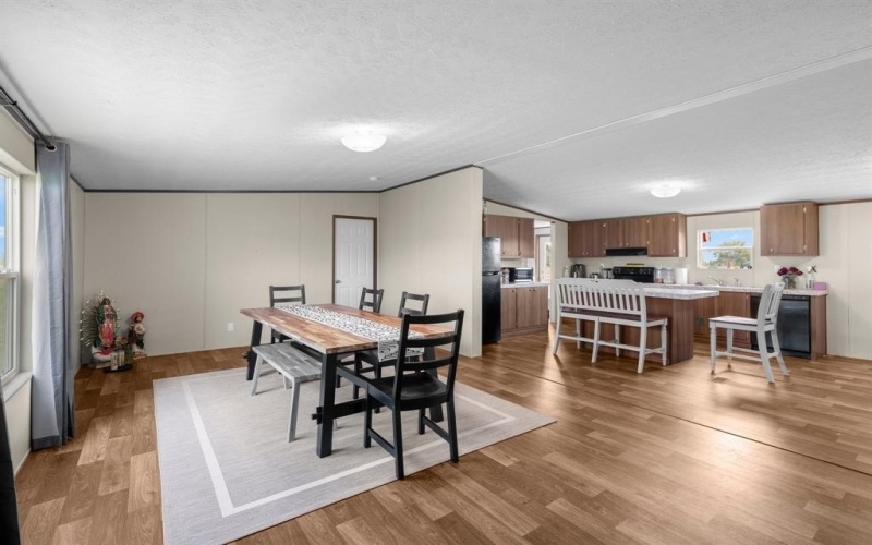 562 VZ COUNTY ROAD 1220, Grand Saline, TX 75140, 4 Bedrooms Bedrooms, ,2 BathroomsBathrooms,Residential,For Sale,562 VZ COUNTY ROAD 1220,0,21098953