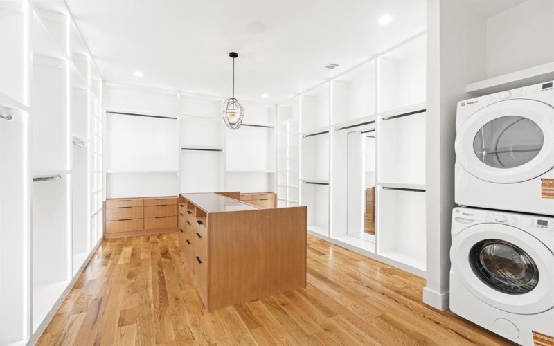 3884 Cortez Drive, Dallas, TX 75220, 5 Bedrooms Bedrooms, ,6 BathroomsBathrooms,Residential,For Sale,3884 Cortez Drive,0,21098978