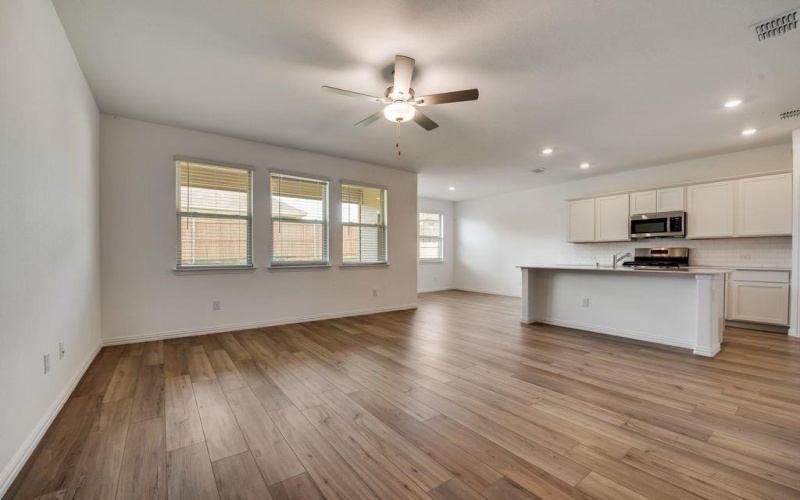 205 Pine Street, Azle, TX 76020, 3 Habitaciones Habitaciones , ,2 BañosBaños,Residential,En Venta,205 Pine Street,0,21098991