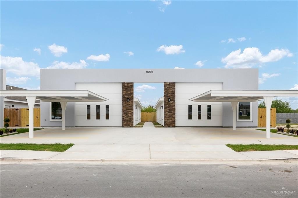 9206 N 56th Lane, McAllen, TX 78504, ,Residential Multi Family,En Venta,9206 N 56th Lane,469311